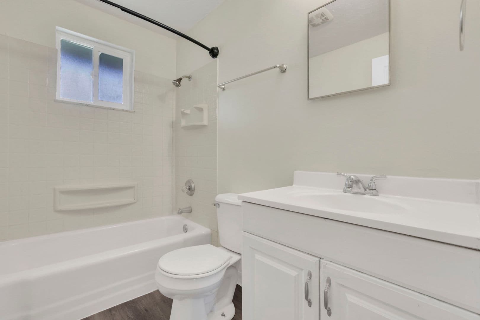 Columbus Apartment: 861 Kingsford Rd