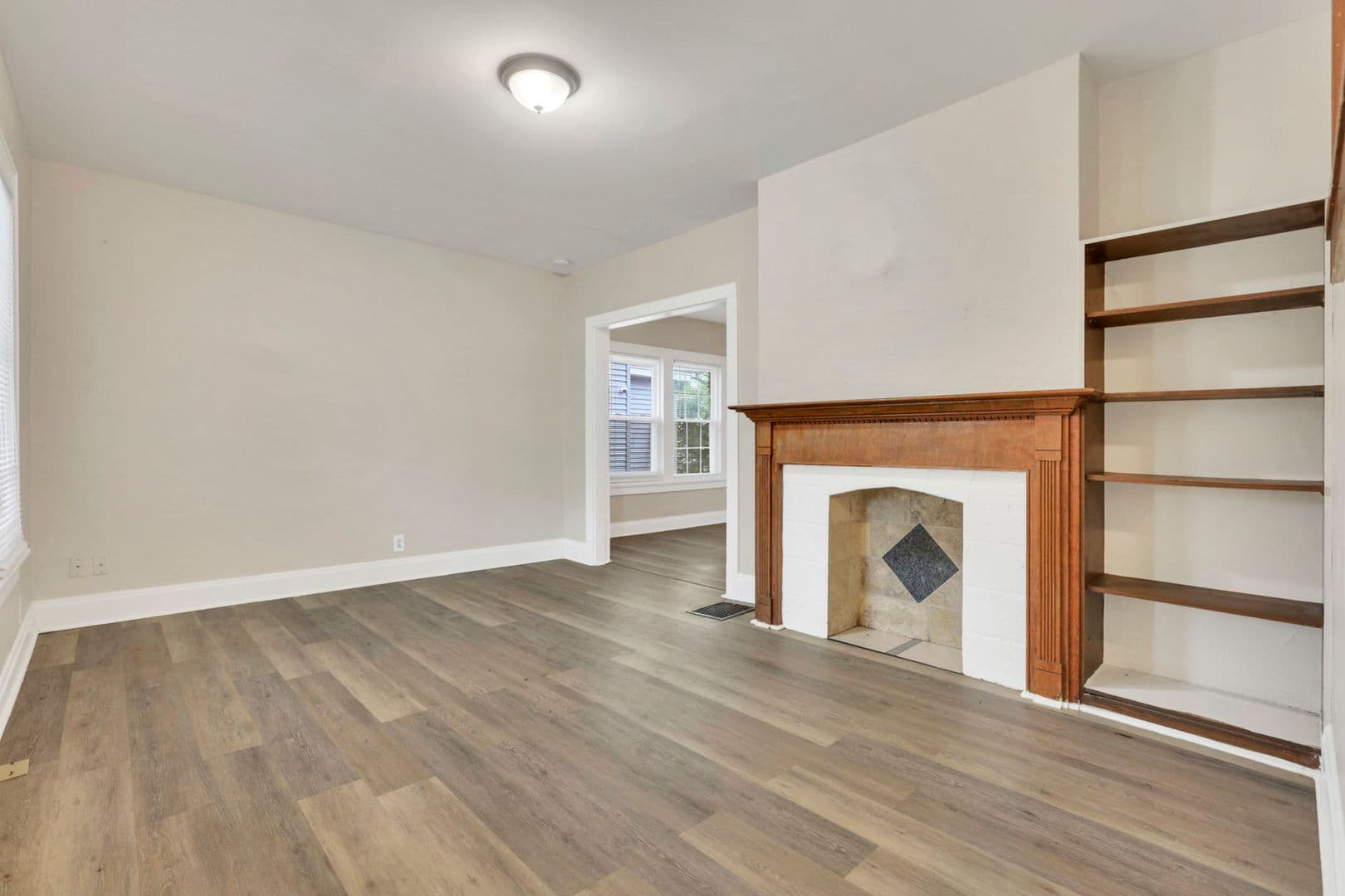 Columbus House: 243 N Wayne Ave