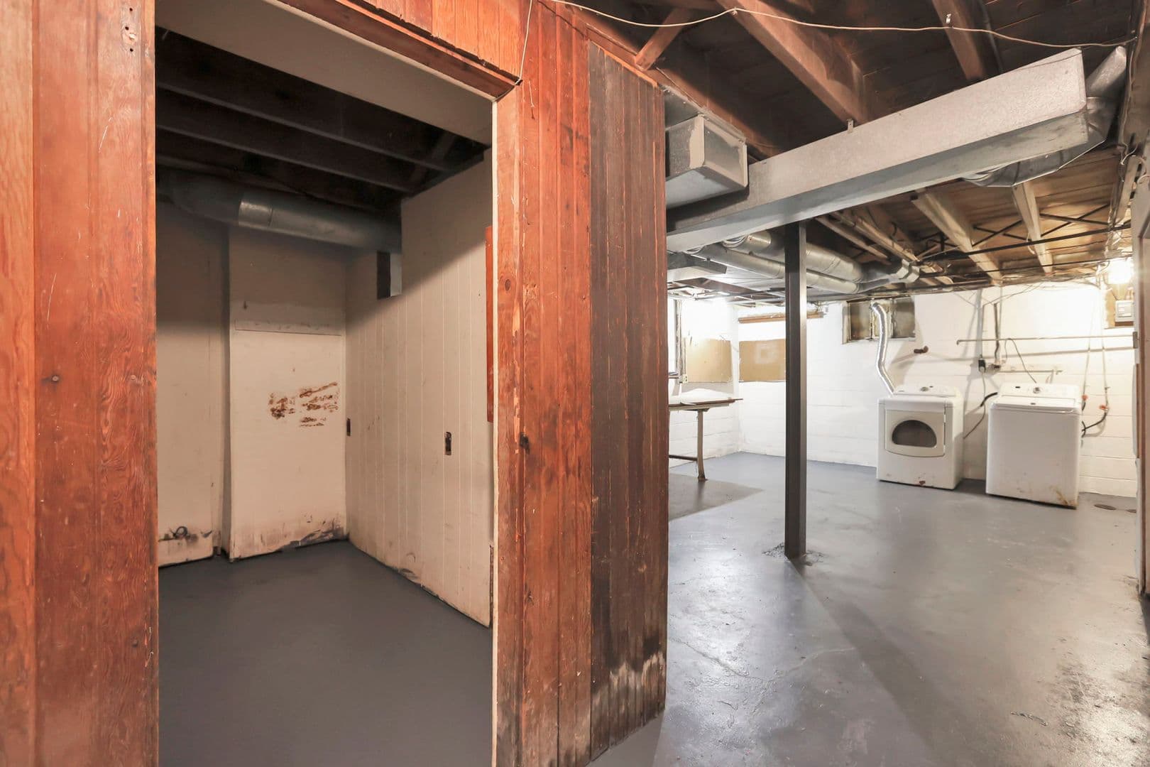 Columbus Apartment: 47-53 S Burgess Ave