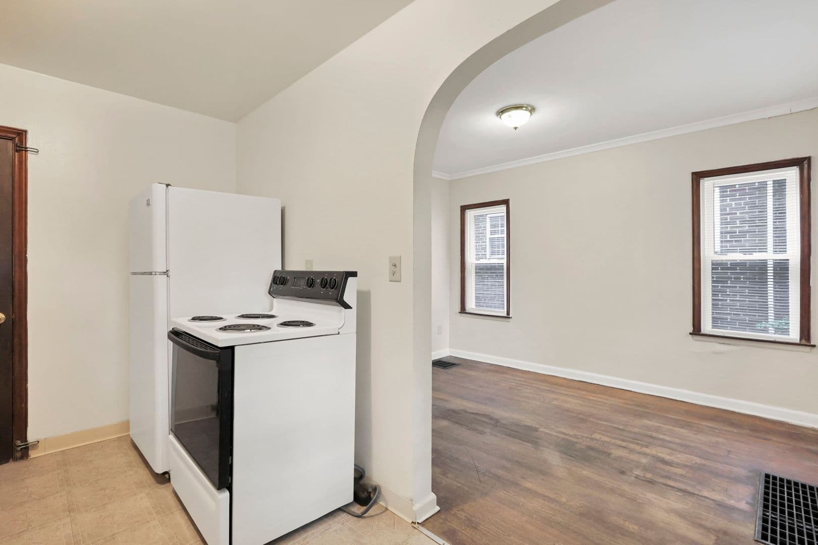 Columbus Apartment: 47-53 S Burgess Ave