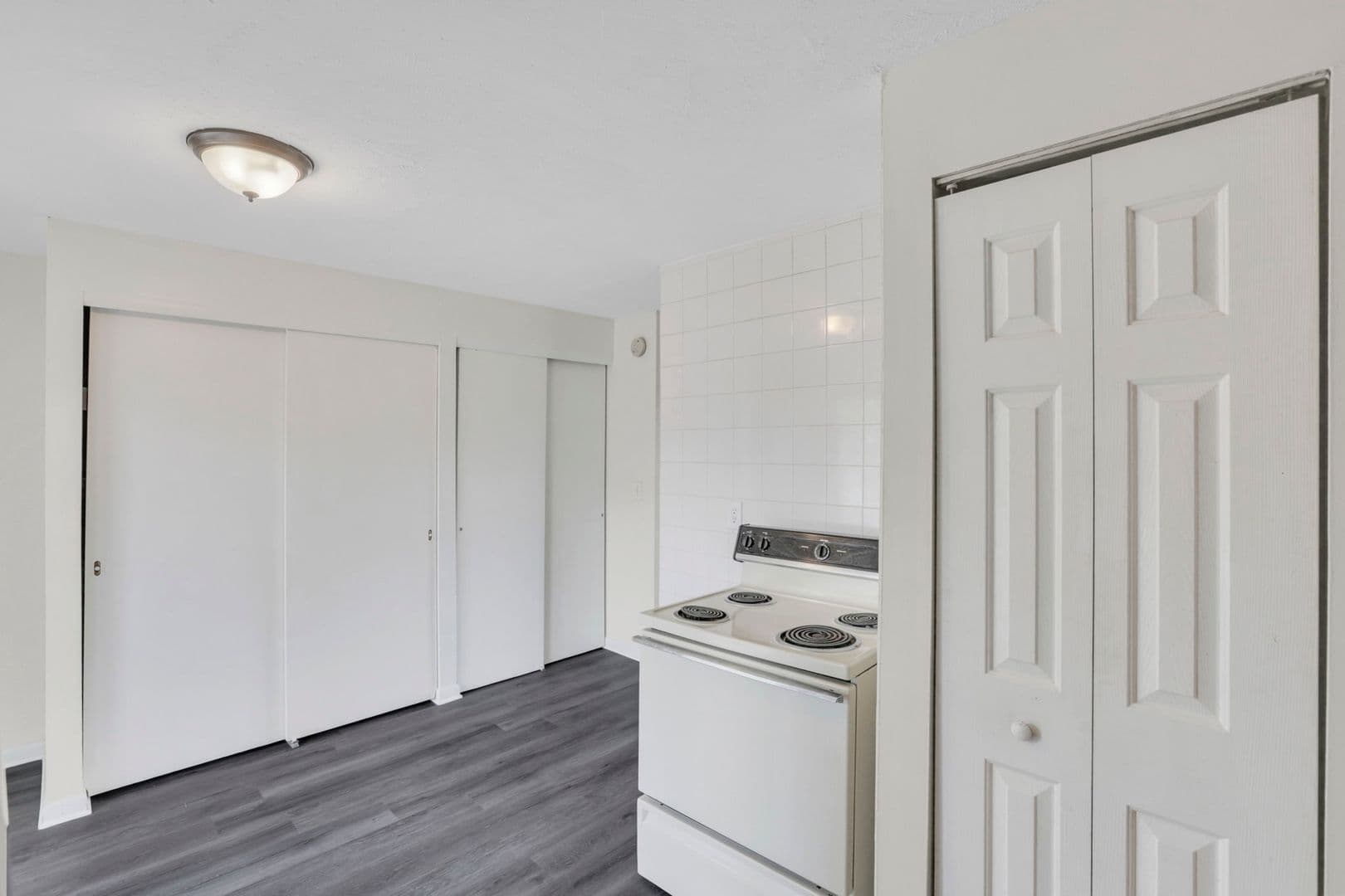 Columbus Apartment: 861 Kingsford Rd