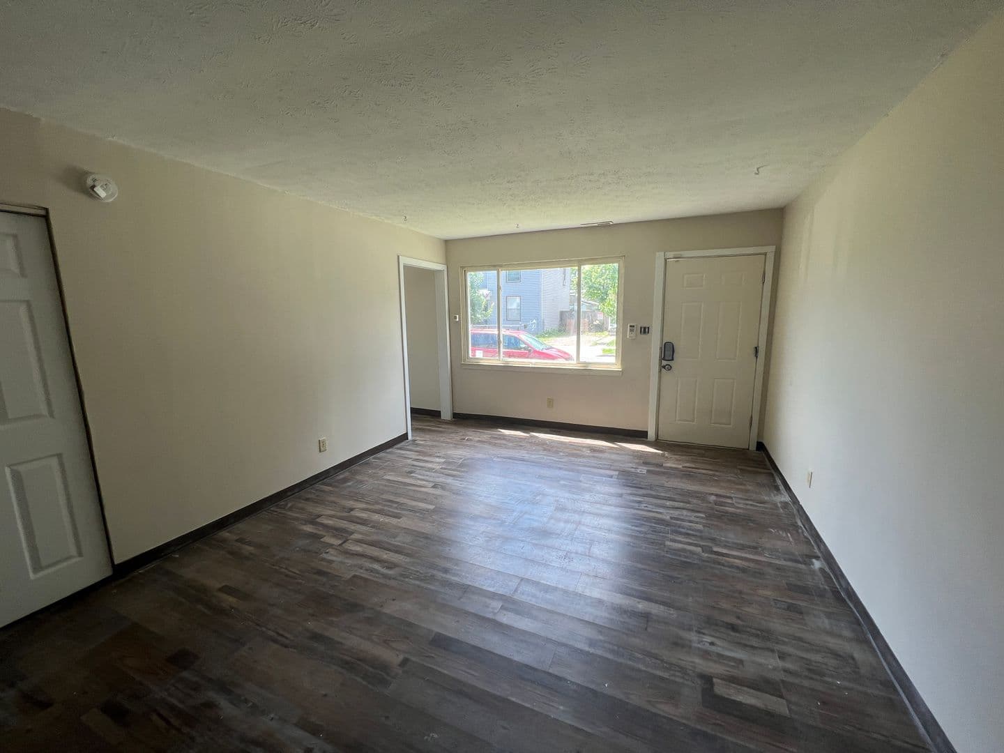 Columbus Apartment: 48-50 N Eureka Ave
