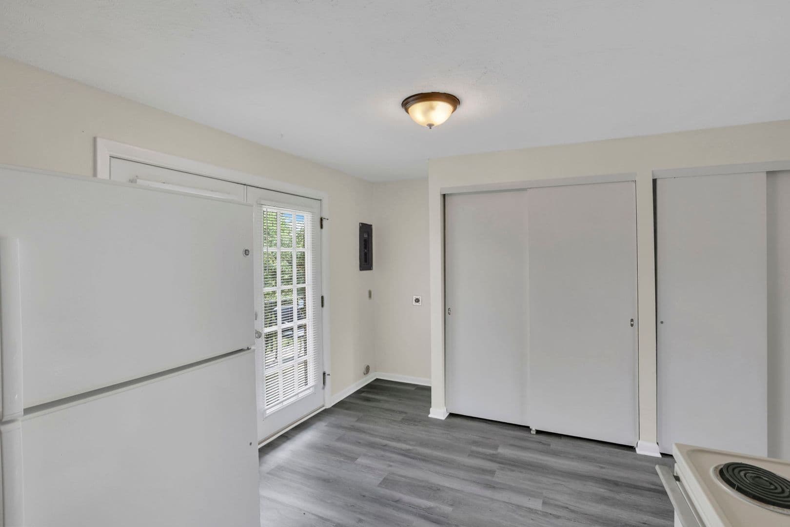 Columbus Apartment: 861 Kingsford Rd