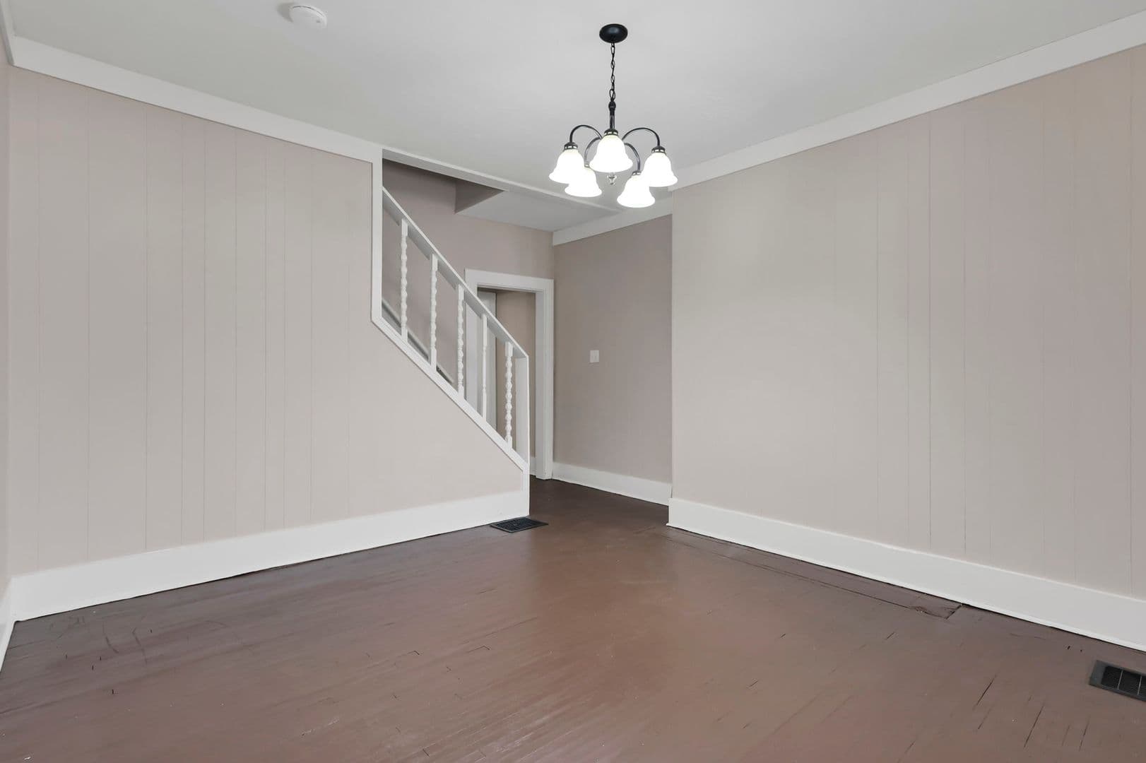 Columbus Apartment: 2709-2711 Sullivant Ave