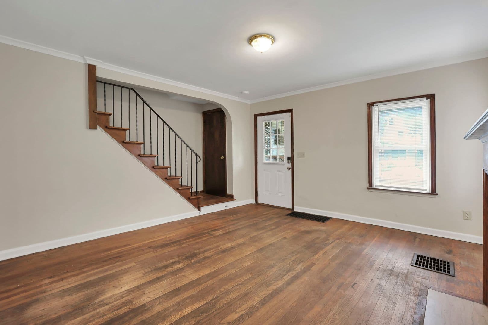Columbus Apartment: 47-53 S Burgess Ave