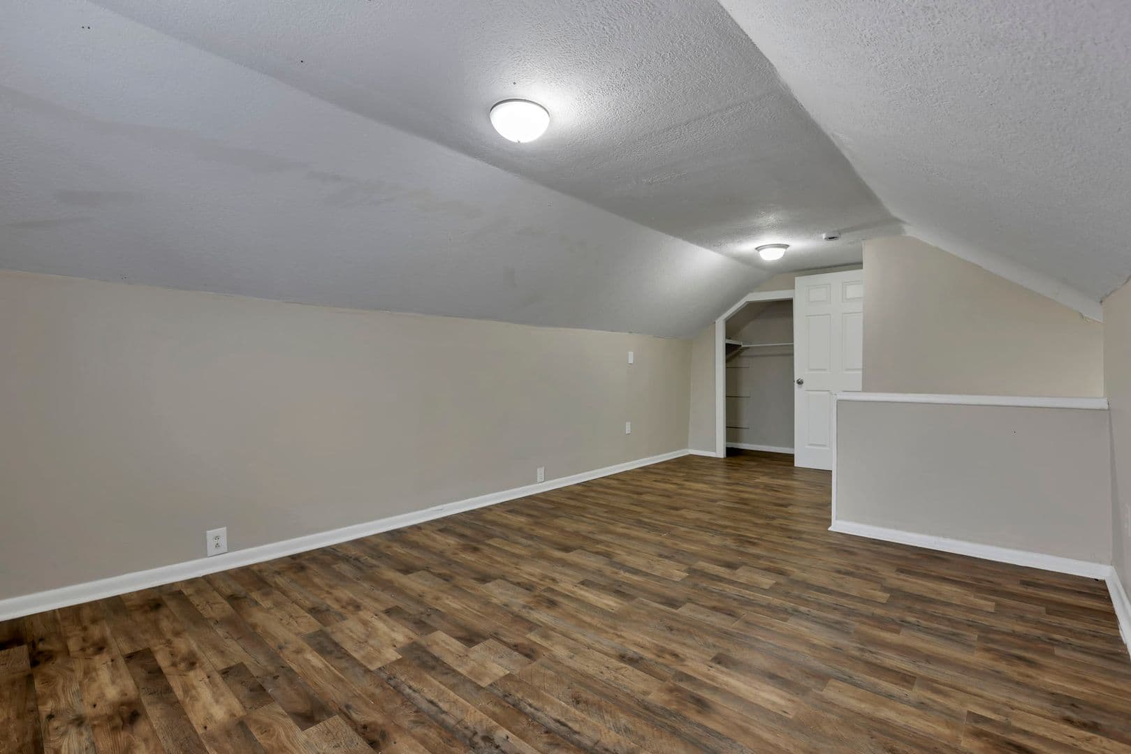 Columbus Apartment: 85-85 1/2 S Wheatland Ave