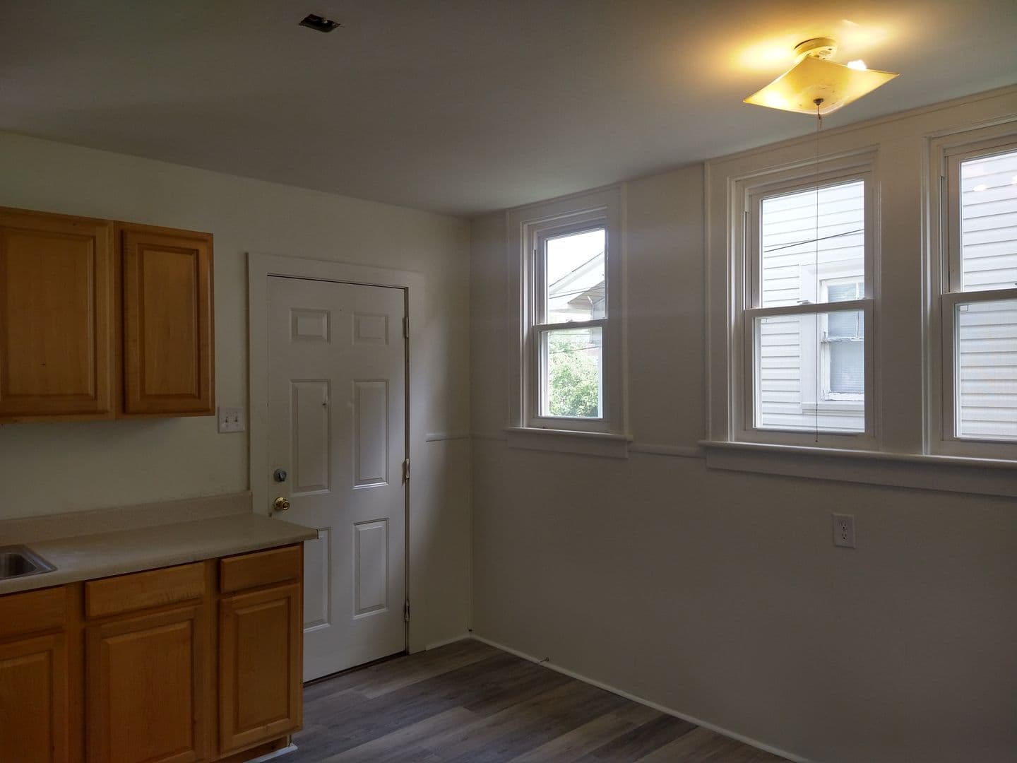 Columbus Apartment: 206-208 N Harris Ave