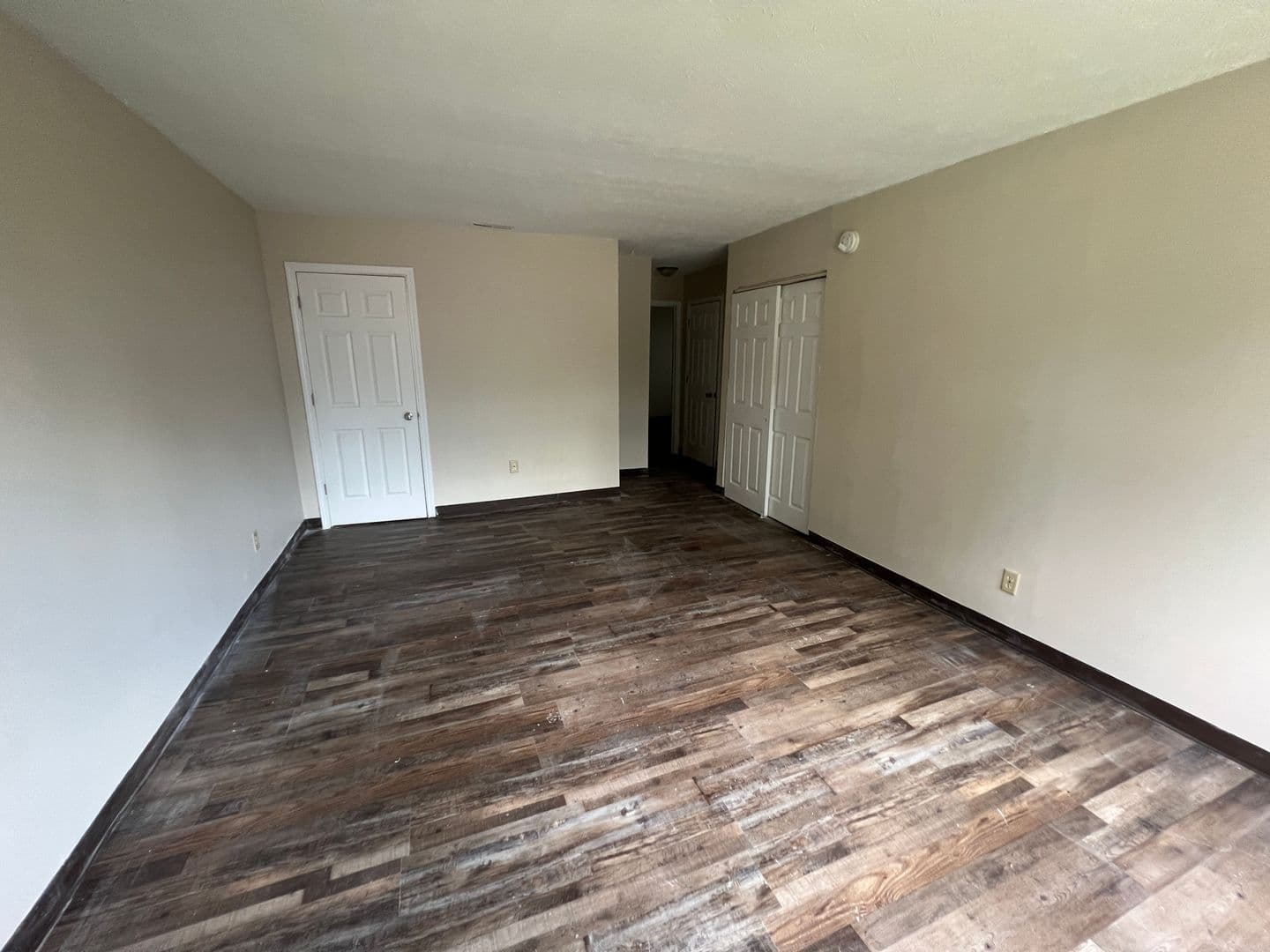 Columbus Apartment: 48-50 N Eureka Ave