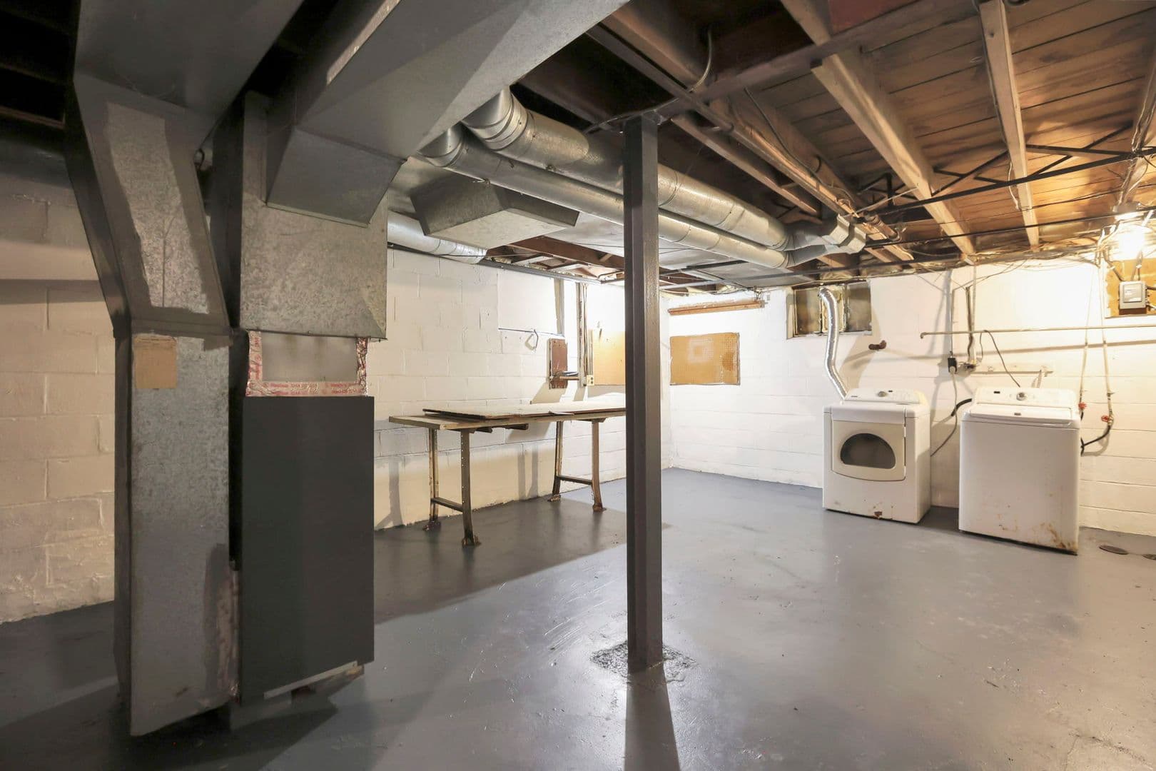 Columbus Apartment: 47-53 S Burgess Ave