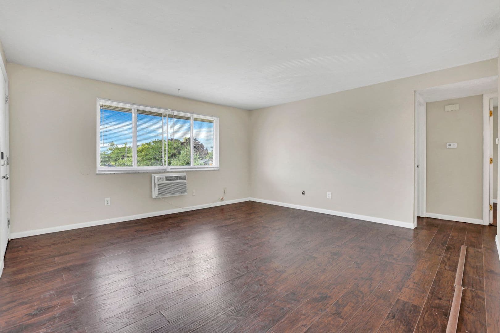 Columbus Apartment: 861 Kingsford Rd
