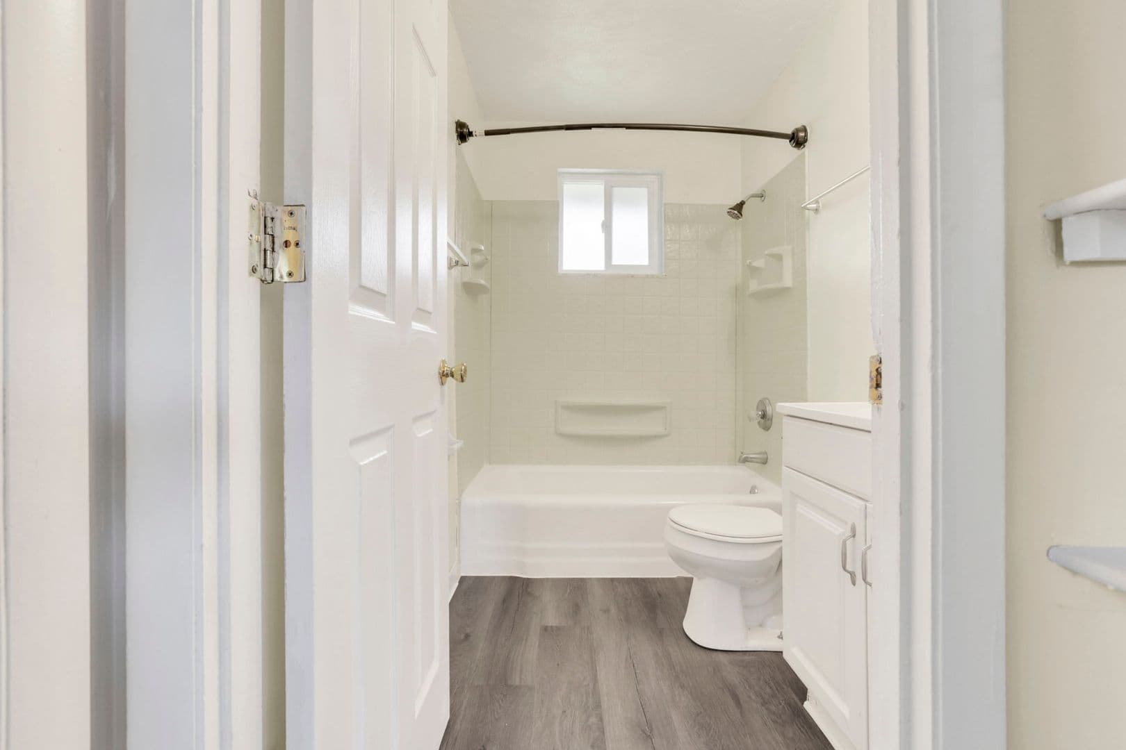 Columbus Apartment: 861 Kingsford Rd