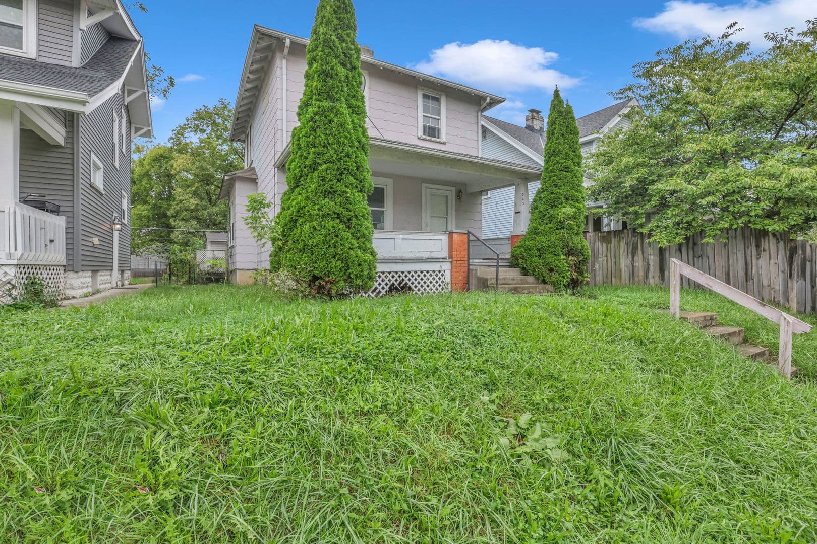 Columbus House: 243 N Wayne Ave