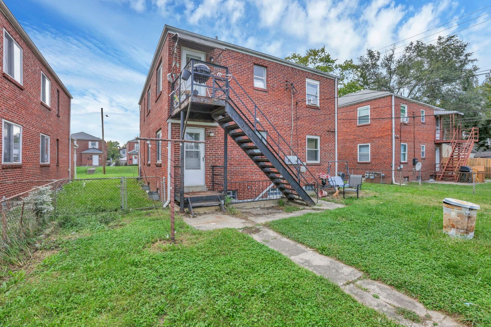 Columbus Apartment: 370 S Chase Ave