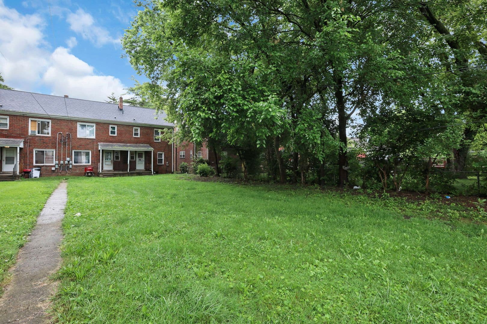 Columbus Apartment: 47-53 S Burgess Ave
