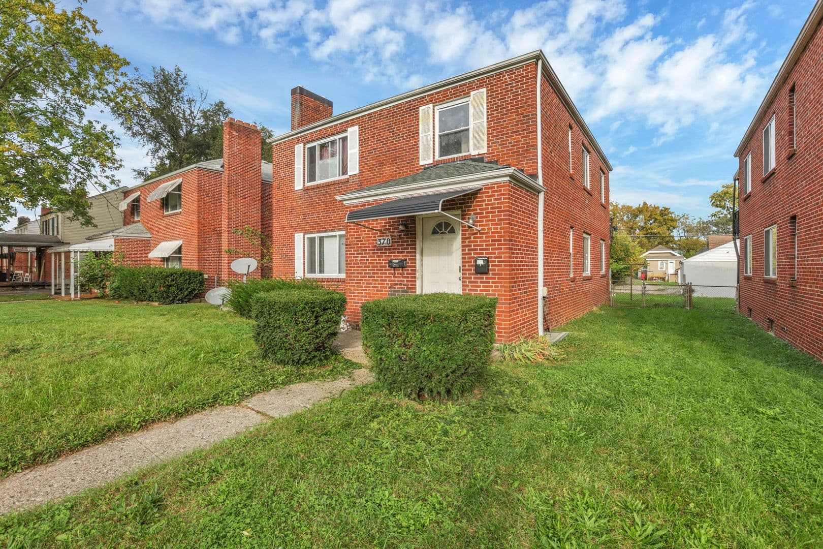 Columbus Apartment: 370 S Chase Ave