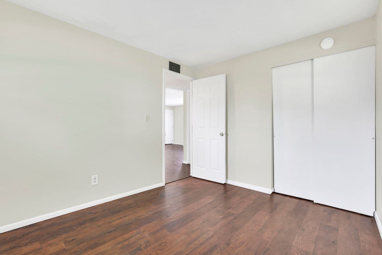 Columbus Apartment: 861 Kingsford Rd