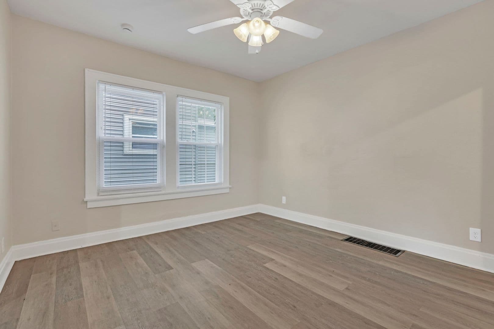 Columbus House: 243 N Wayne Ave