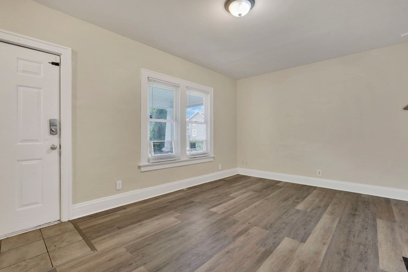 Columbus House: 243 N Wayne Ave