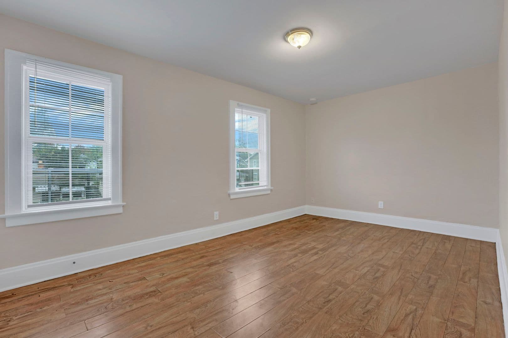 Columbus House: 243 N Wayne Ave