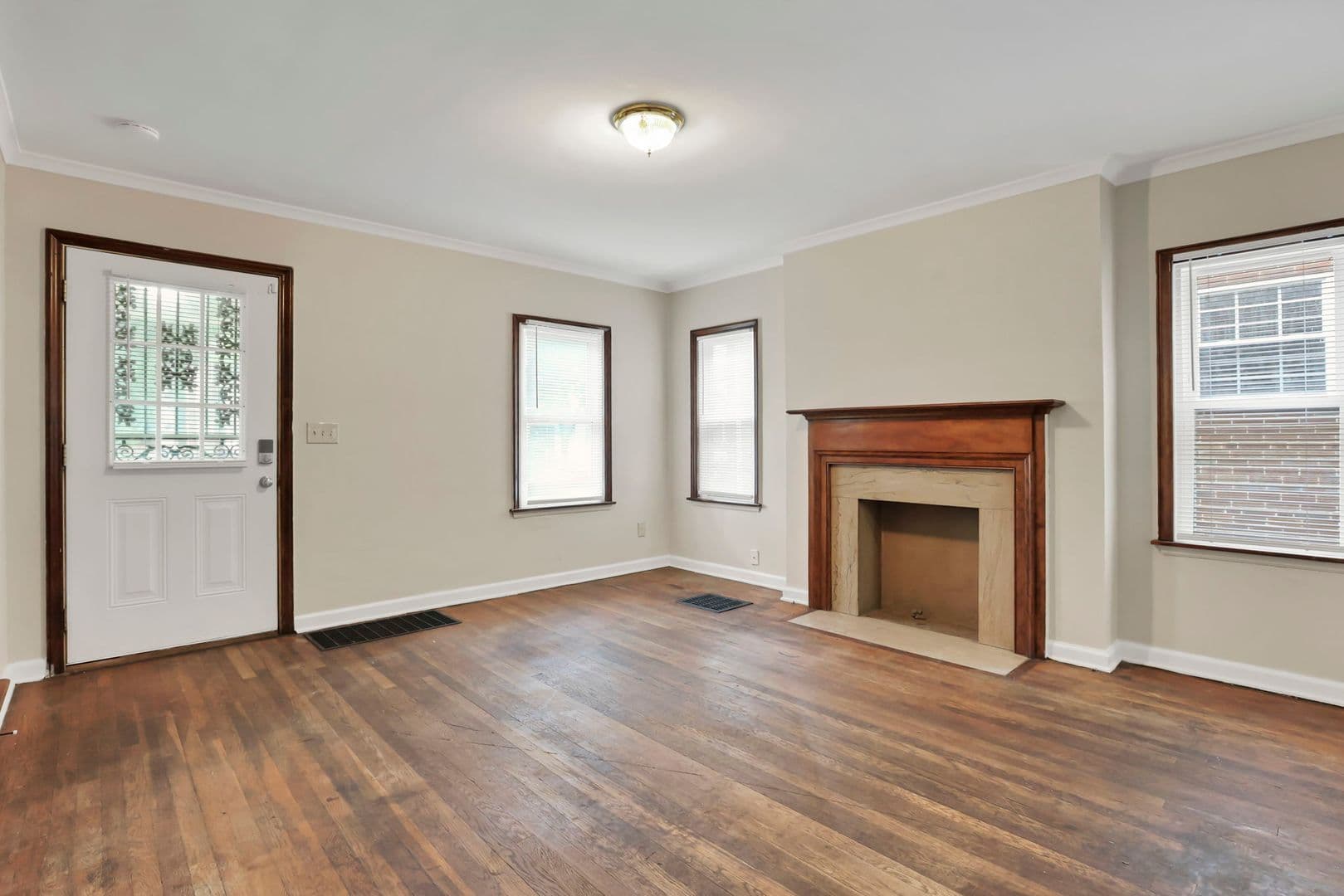 Columbus Apartment: 47-53 S Burgess Ave
