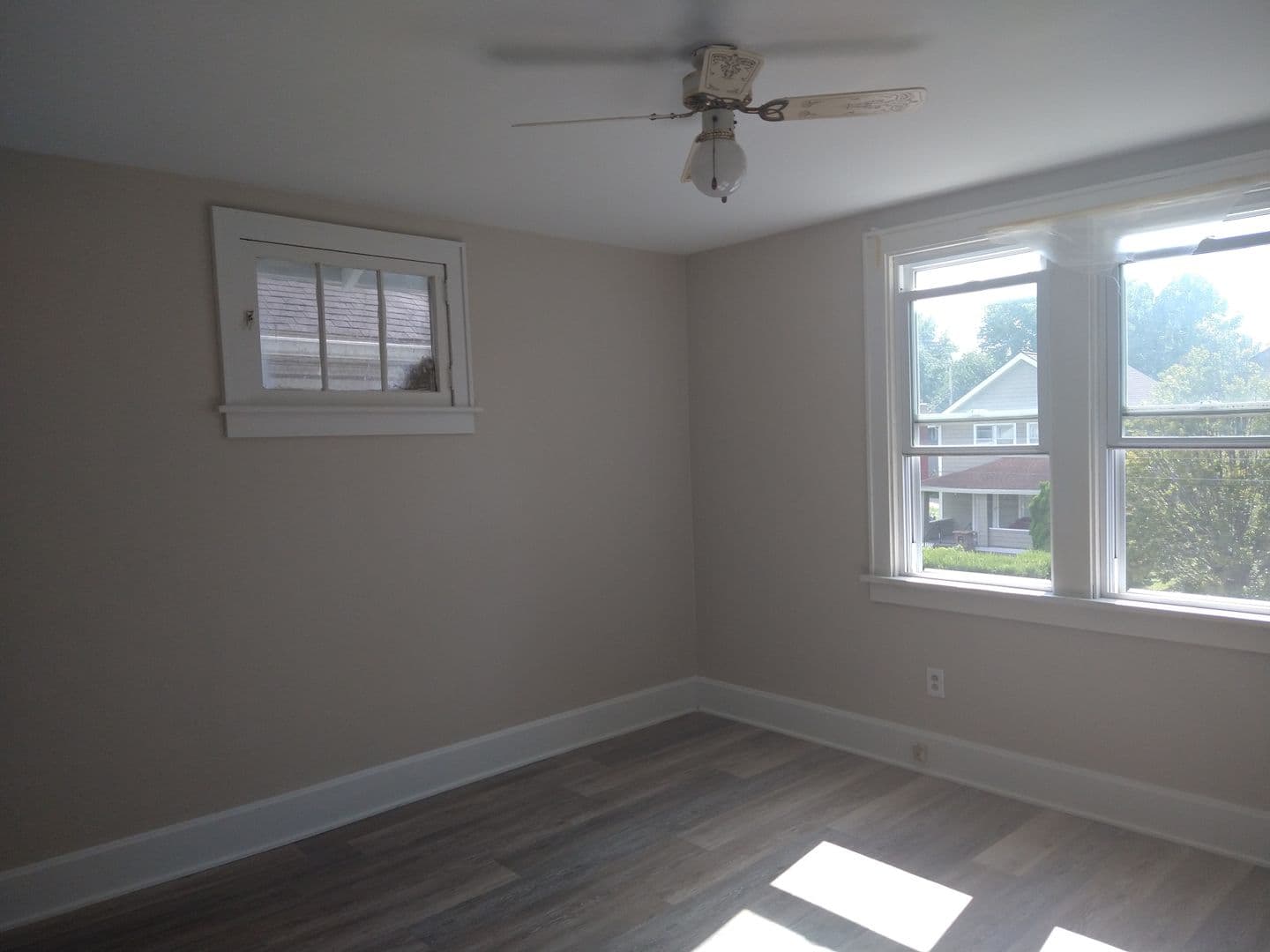 Columbus Apartment: 206-208 N Harris Ave