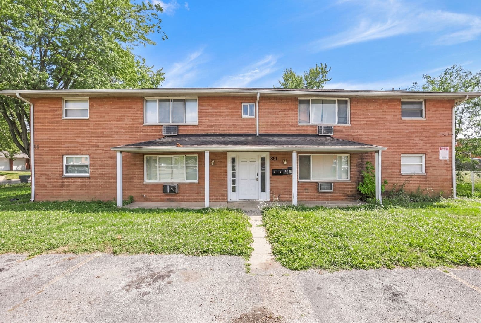 Columbus Apartment: 861 Kingsford Rd