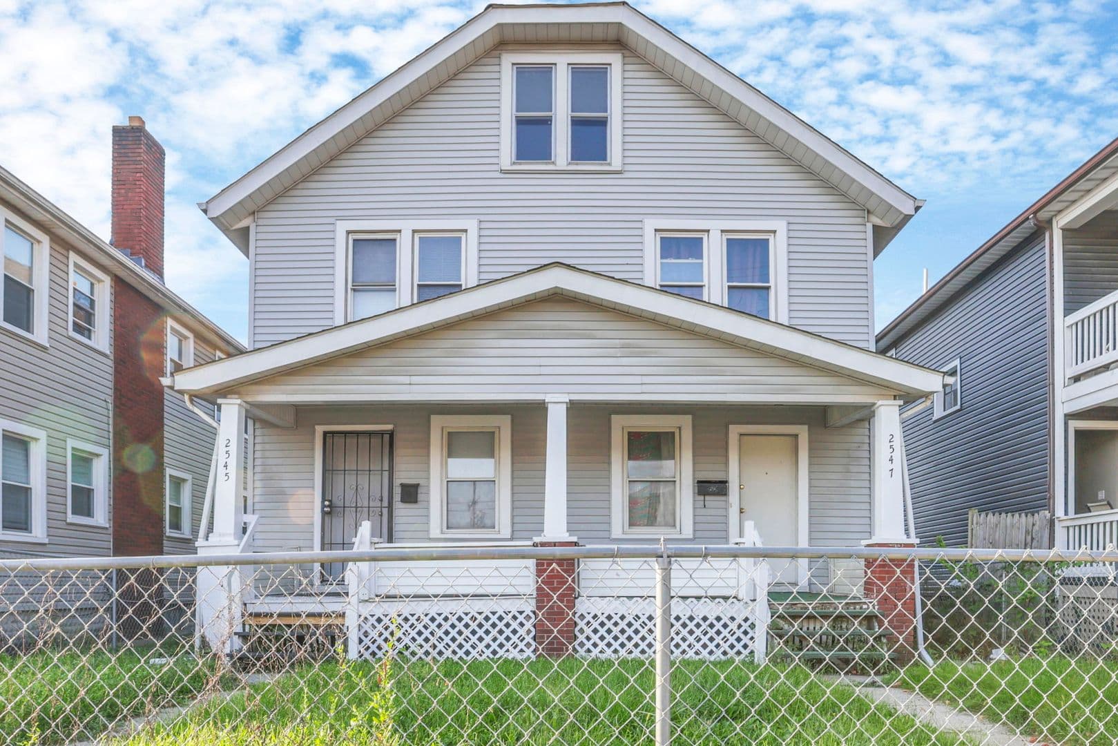 Columbus Apartment: 2545-2547 Sullivant Ave