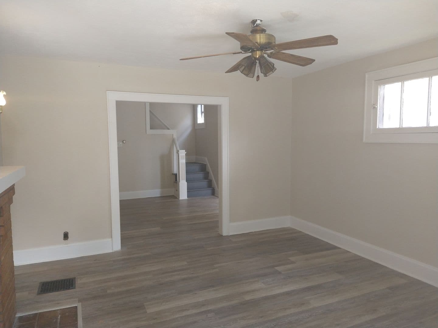 Columbus Apartment: 206-208 N Harris Ave