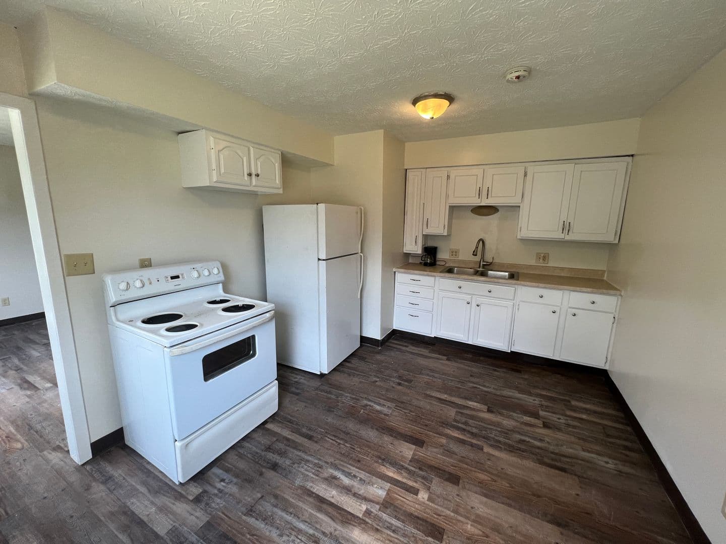 Columbus Apartment: 48-50 N Eureka Ave
