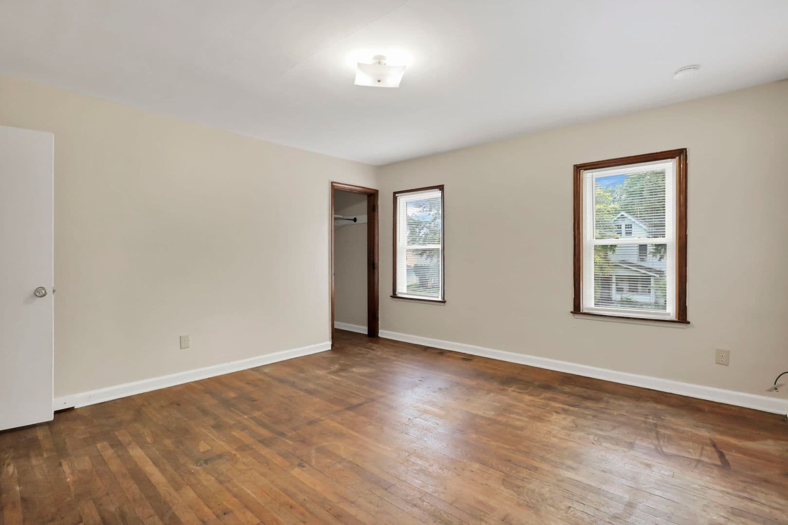 Columbus Apartment: 47-53 S Burgess Ave