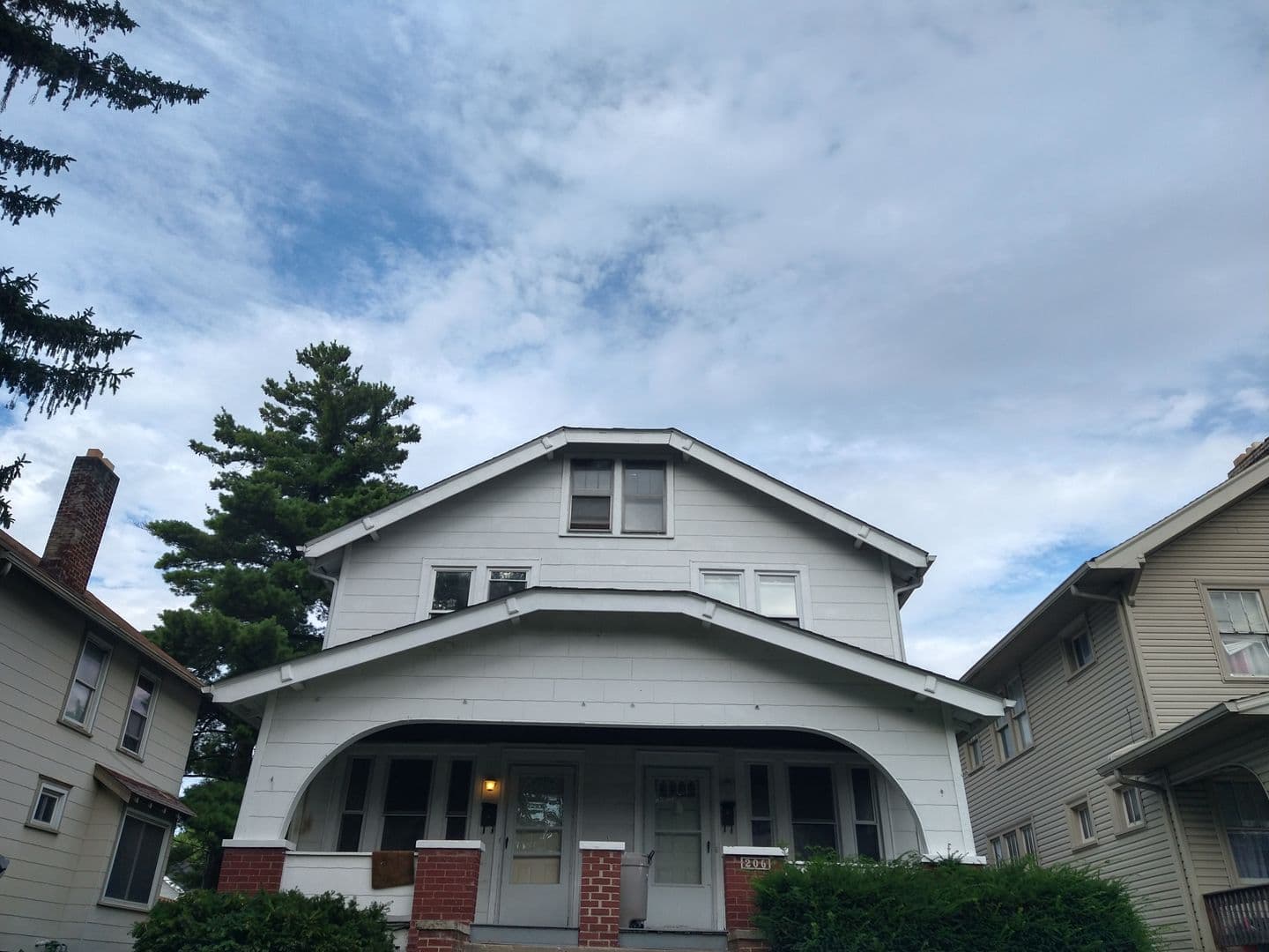 Columbus Apartment: 206-208 N Harris Ave