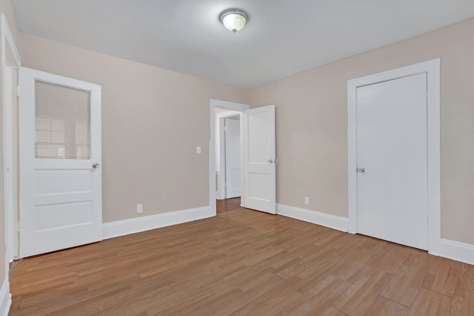 Columbus House: 243 N Wayne Ave