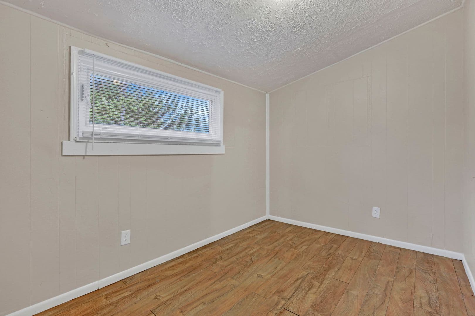 Columbus House: 243 N Wayne Ave