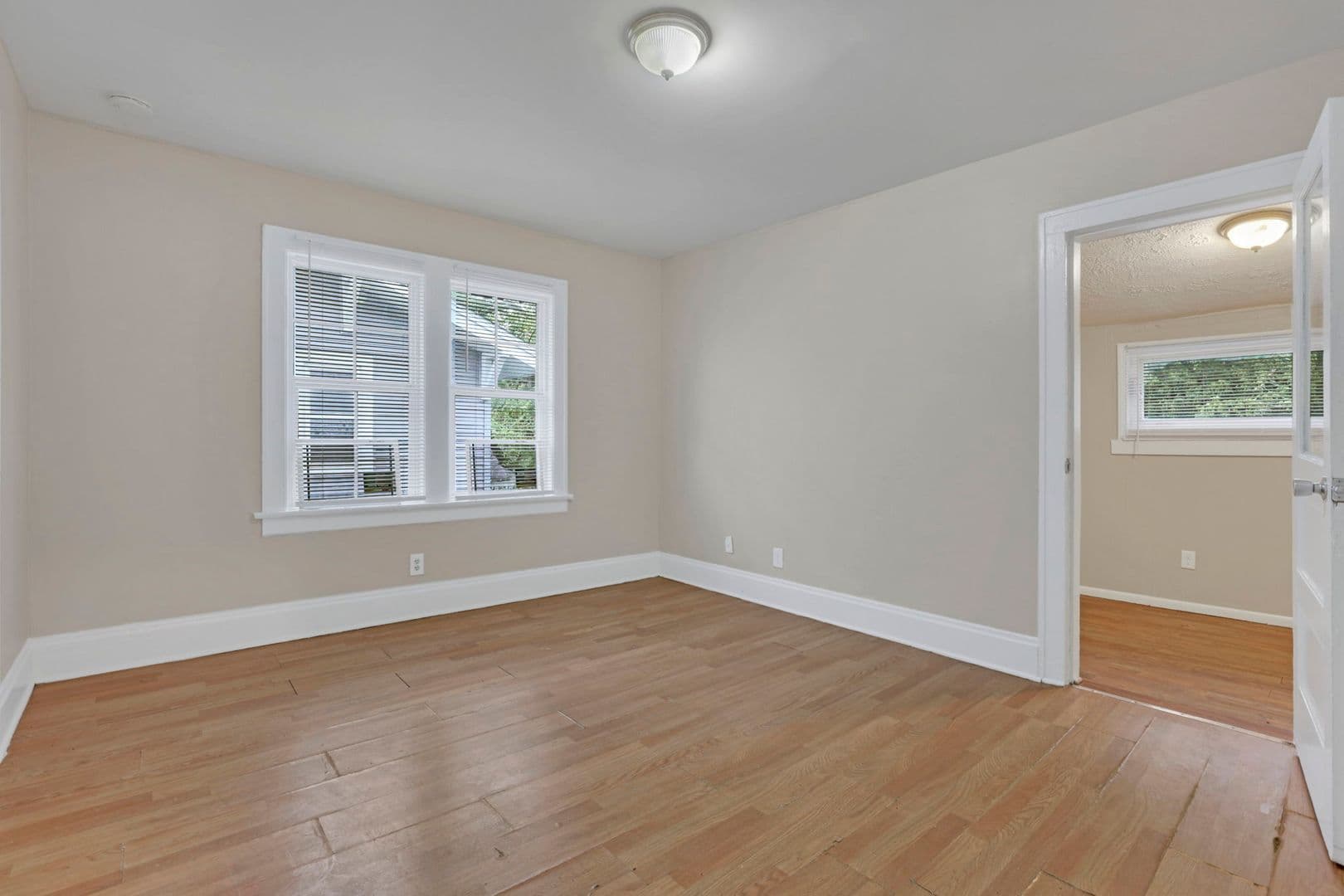 Columbus House: 243 N Wayne Ave