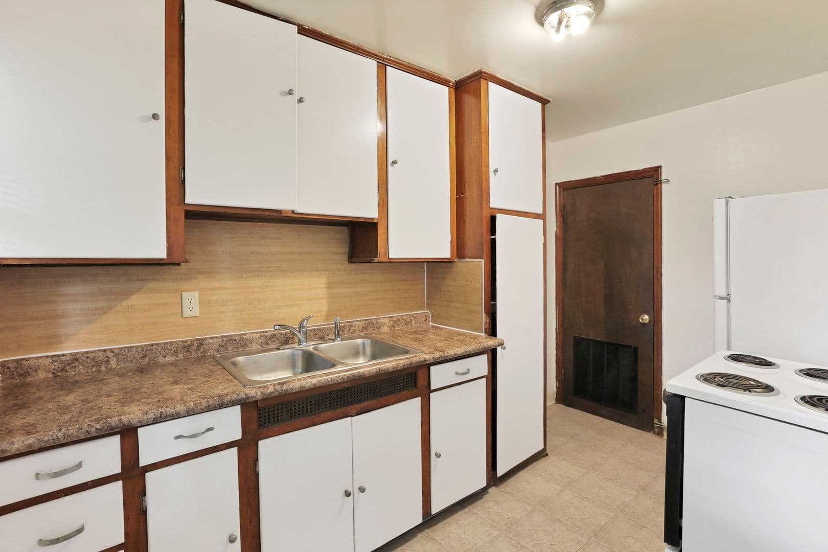 Columbus Apartment: 47-53 S Burgess Ave