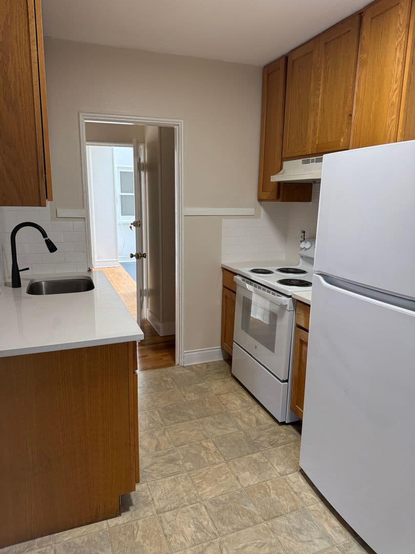 Vancouver Apartment: 2214 Broadway