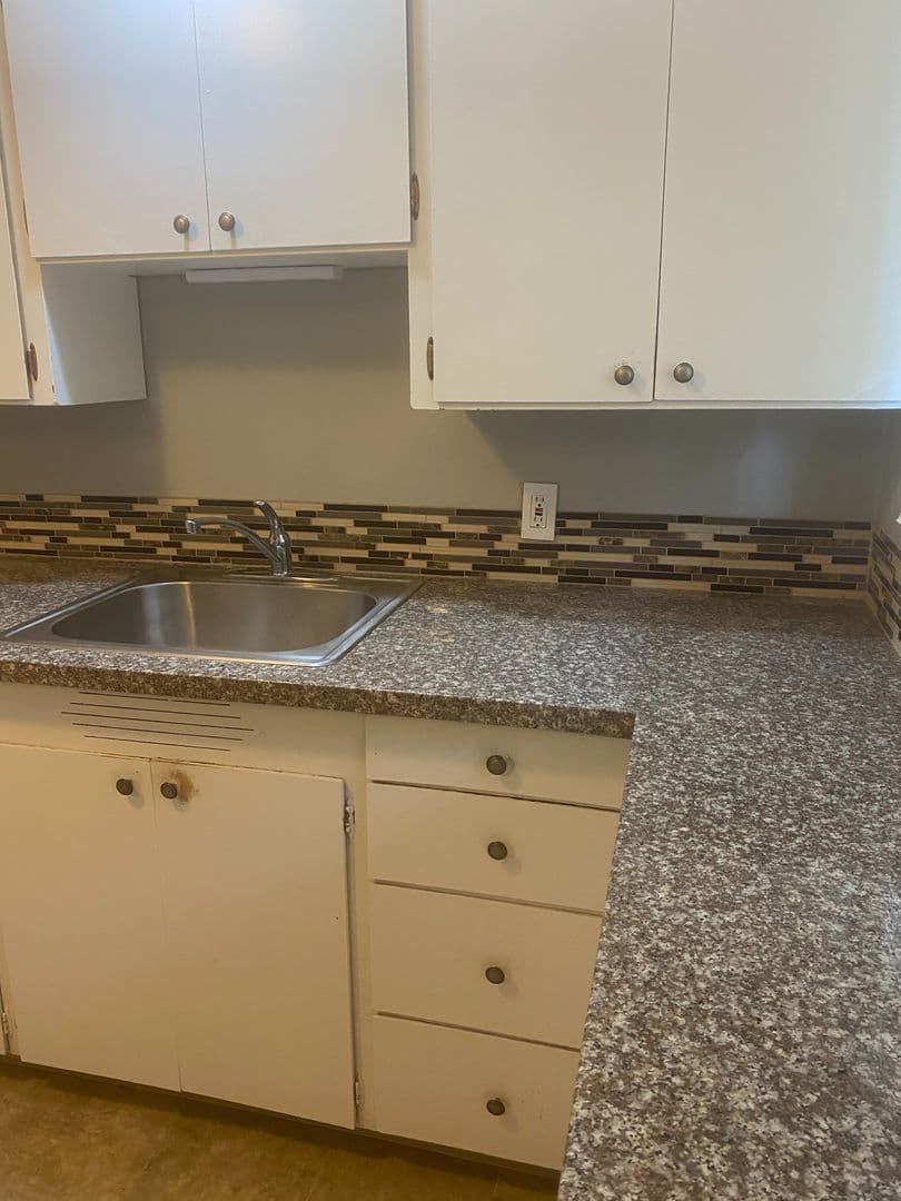 Vancouver Apartment: 3008-3018 Harney St.