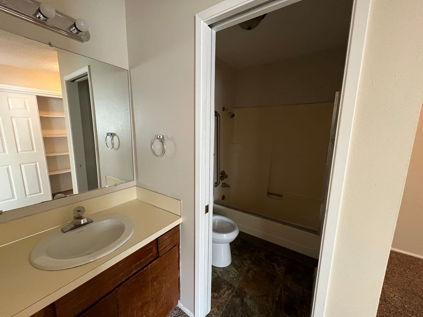 Vancouver Apartment: 7300 NE 16th Avenue