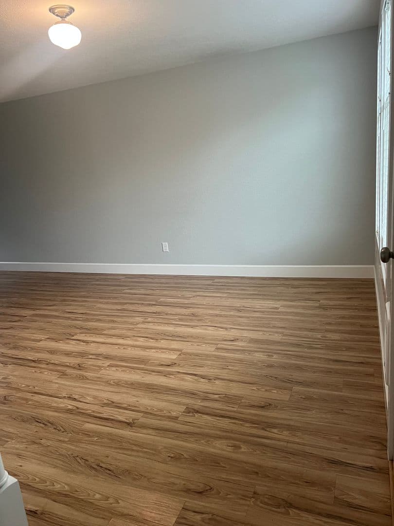 Vancouver Apartment: 914 - 918 W 16th St, 1601-1615 Kauffman Ave