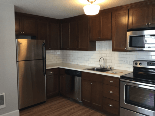 Vancouver Apartment: 914 - 918 W 16th St, 1601-1615 Kauffman Ave