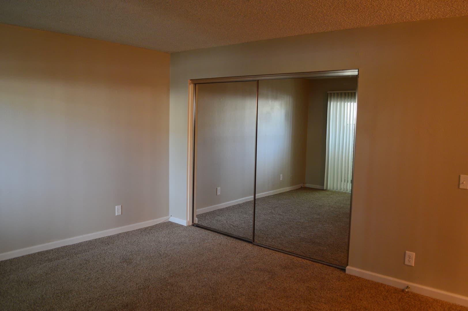 Garden Grove Apartment: 13212 Magnolia Street