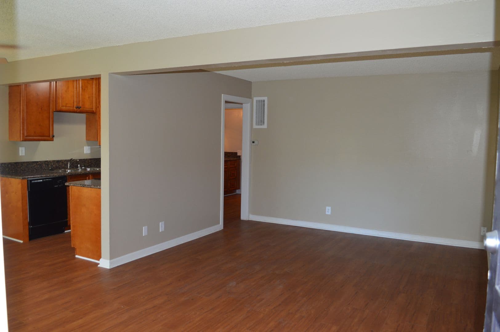 Garden Grove Apartment: 13212 Magnolia Street