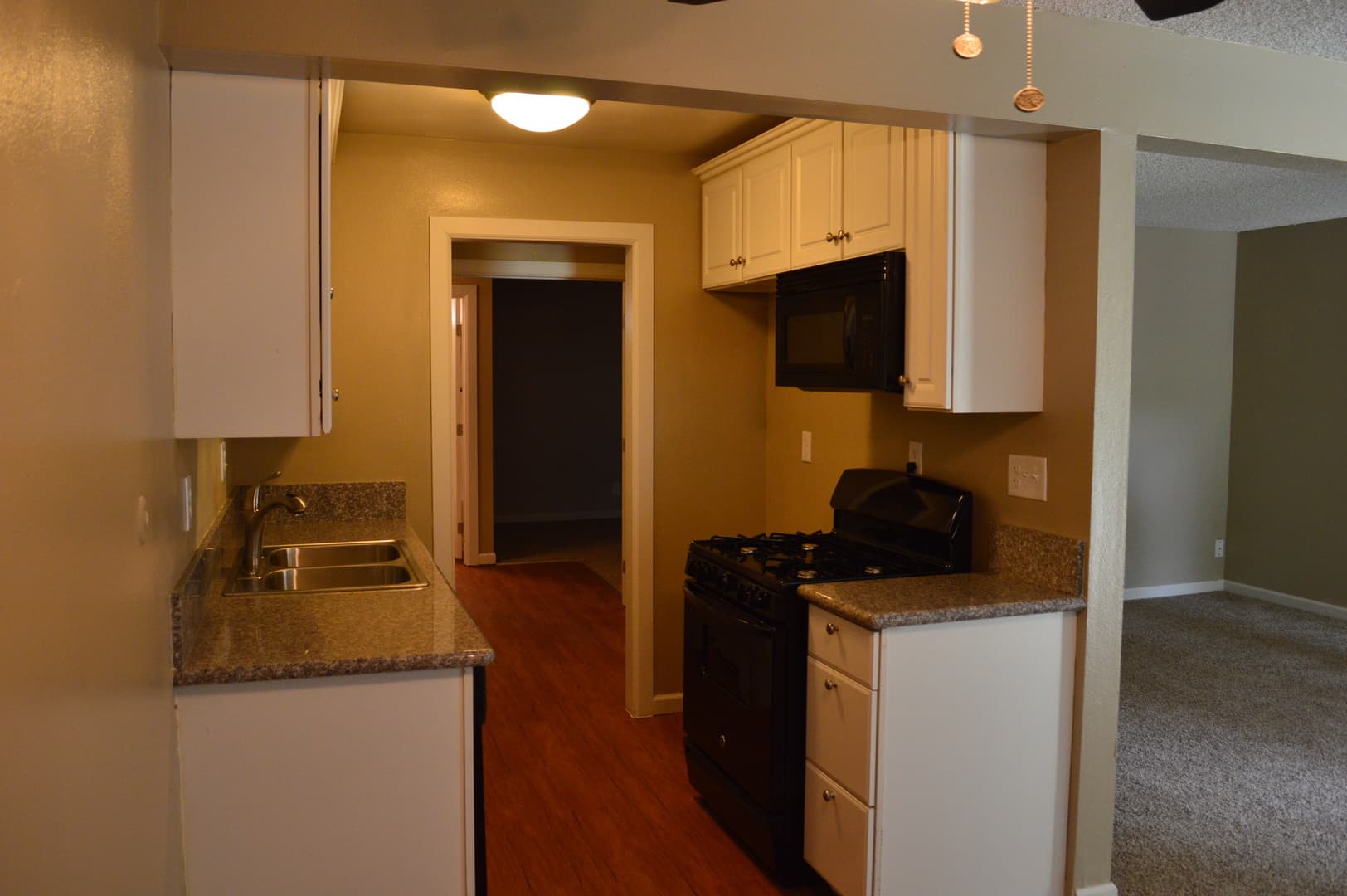 Garden Grove Apartment: 13212 Magnolia Street