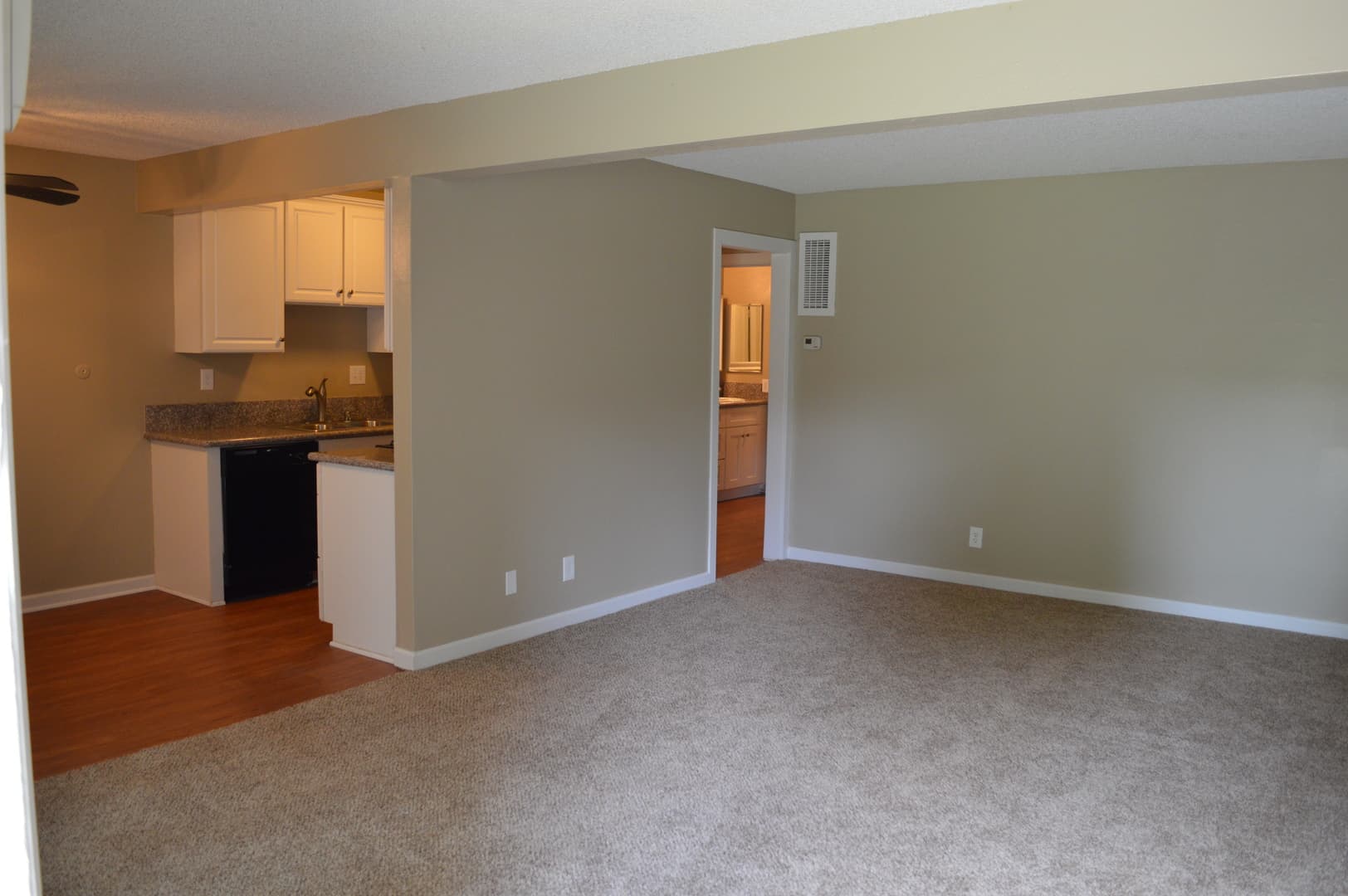 Garden Grove Apartment: 13212 Magnolia Street