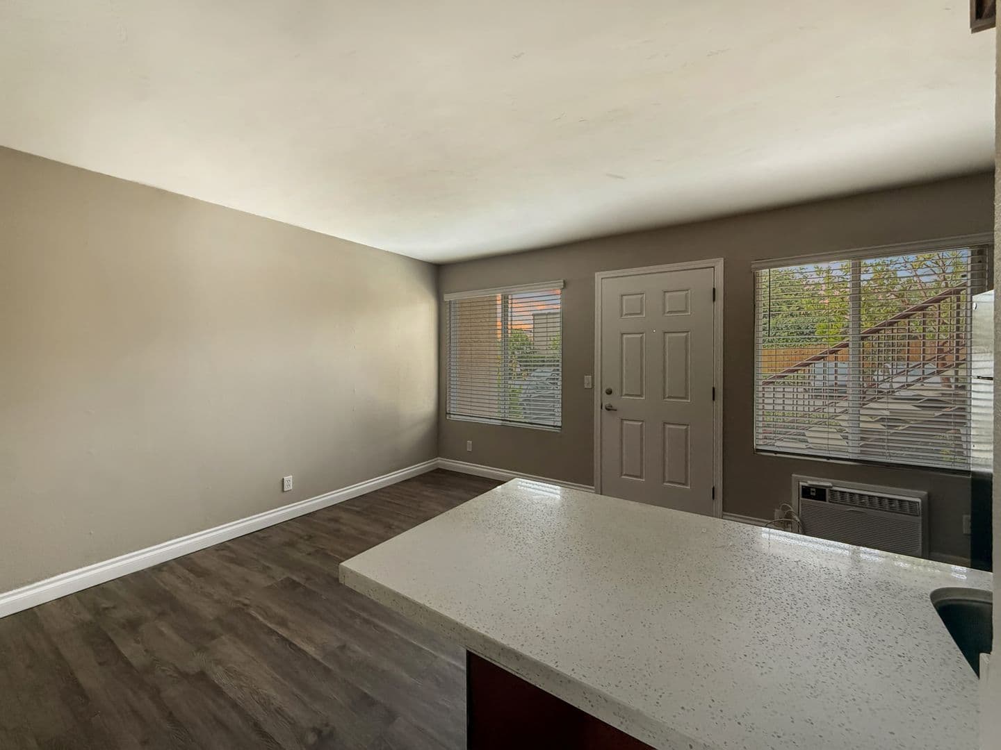 La Mesa Apartment: 6985 Waite Dr