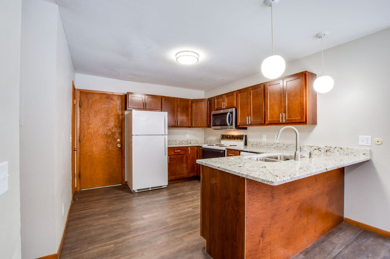 Monona Apartment: 6204 & 6206 East Gate