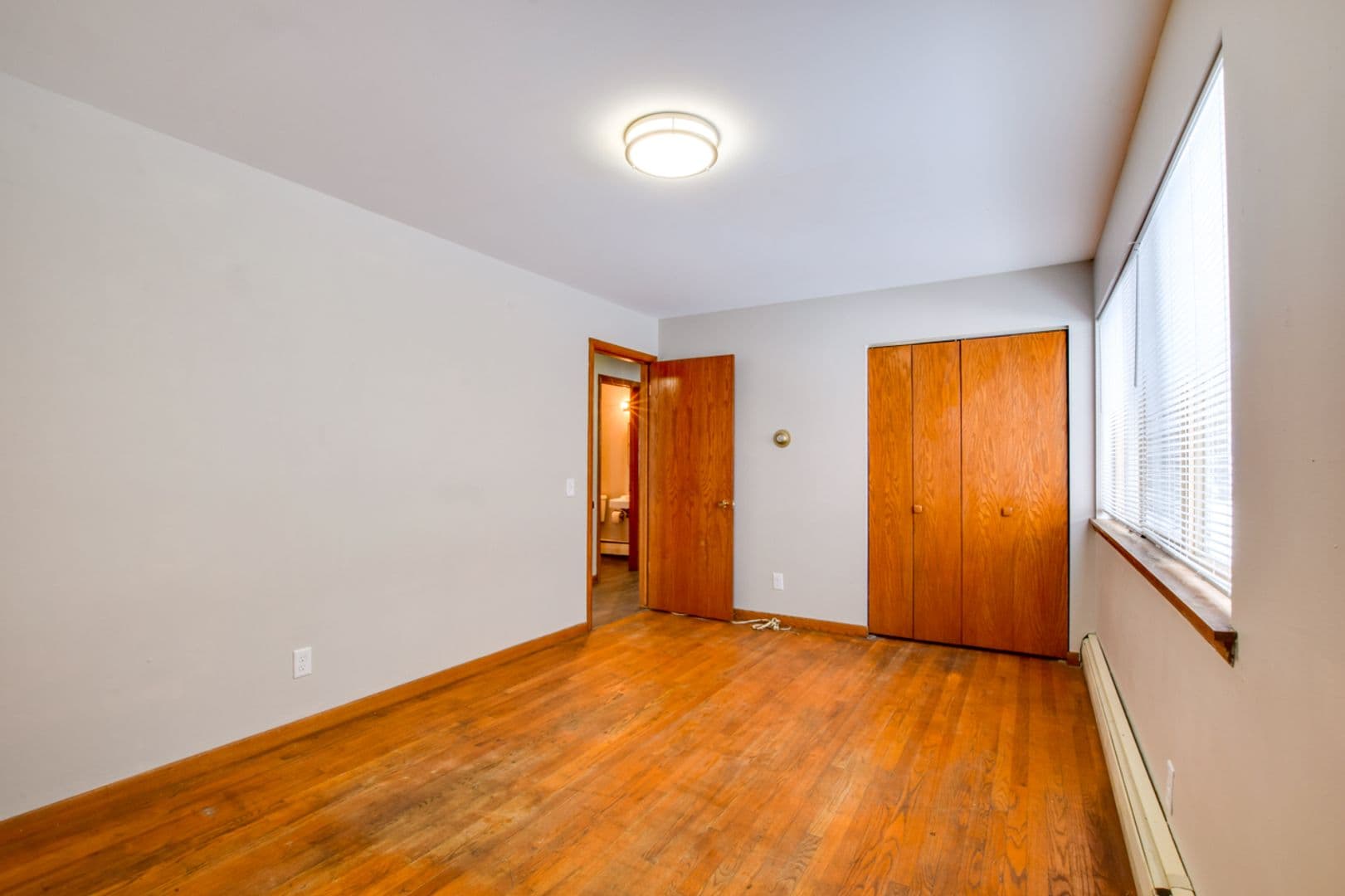 Monona Apartment: 6204 & 6206 East Gate