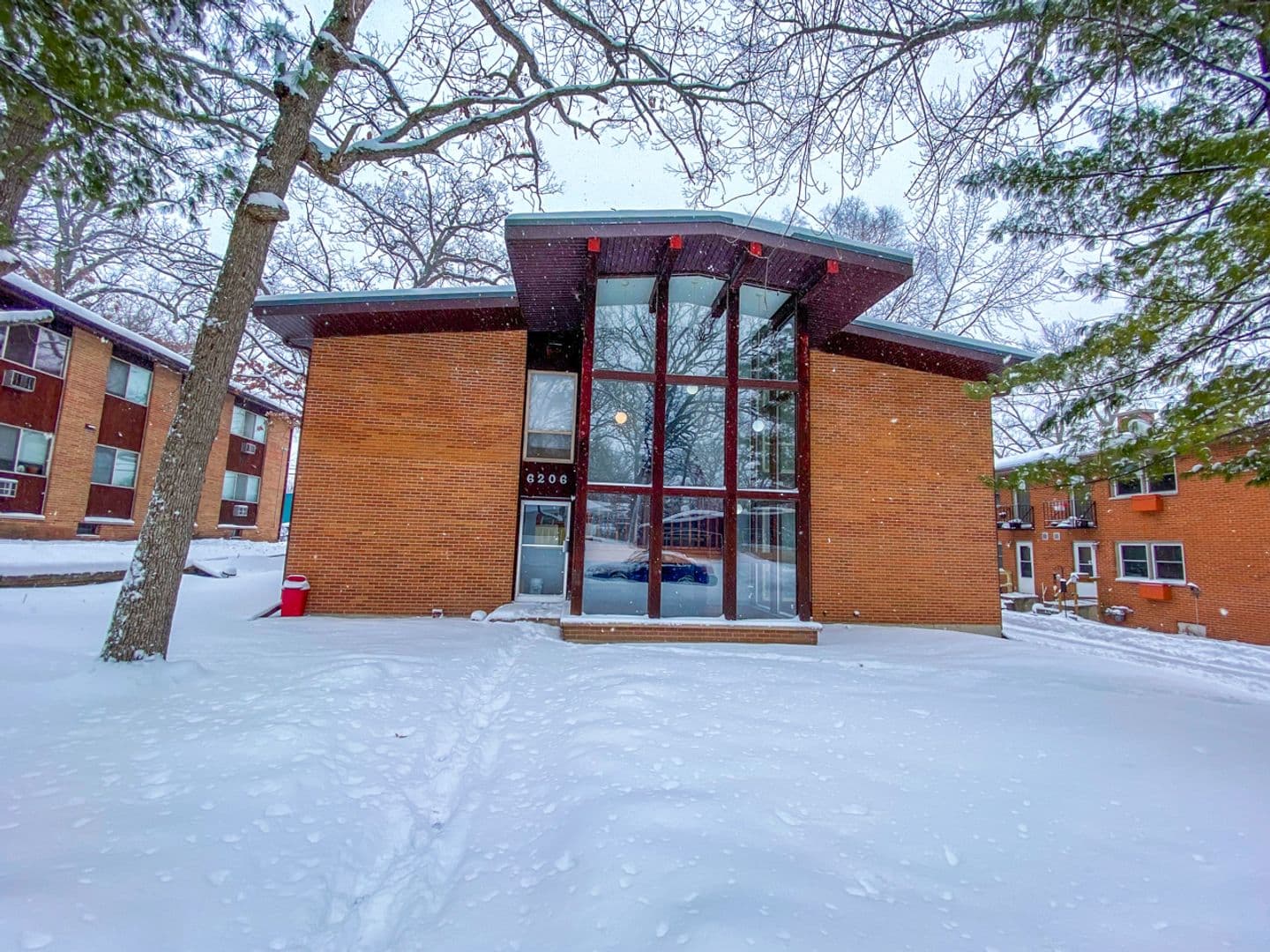 Monona Apartment: 6204 & 6206 East Gate