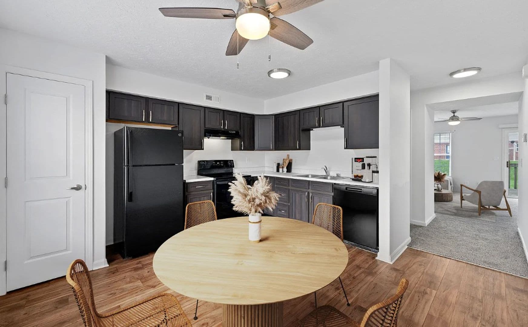 Florence Apartment: 71 Deer Haven Ct