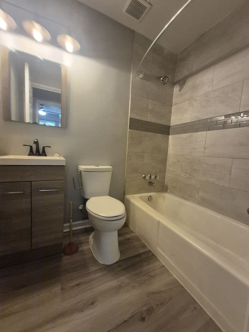 Covington Apartment: 2517-2521 Warren Street